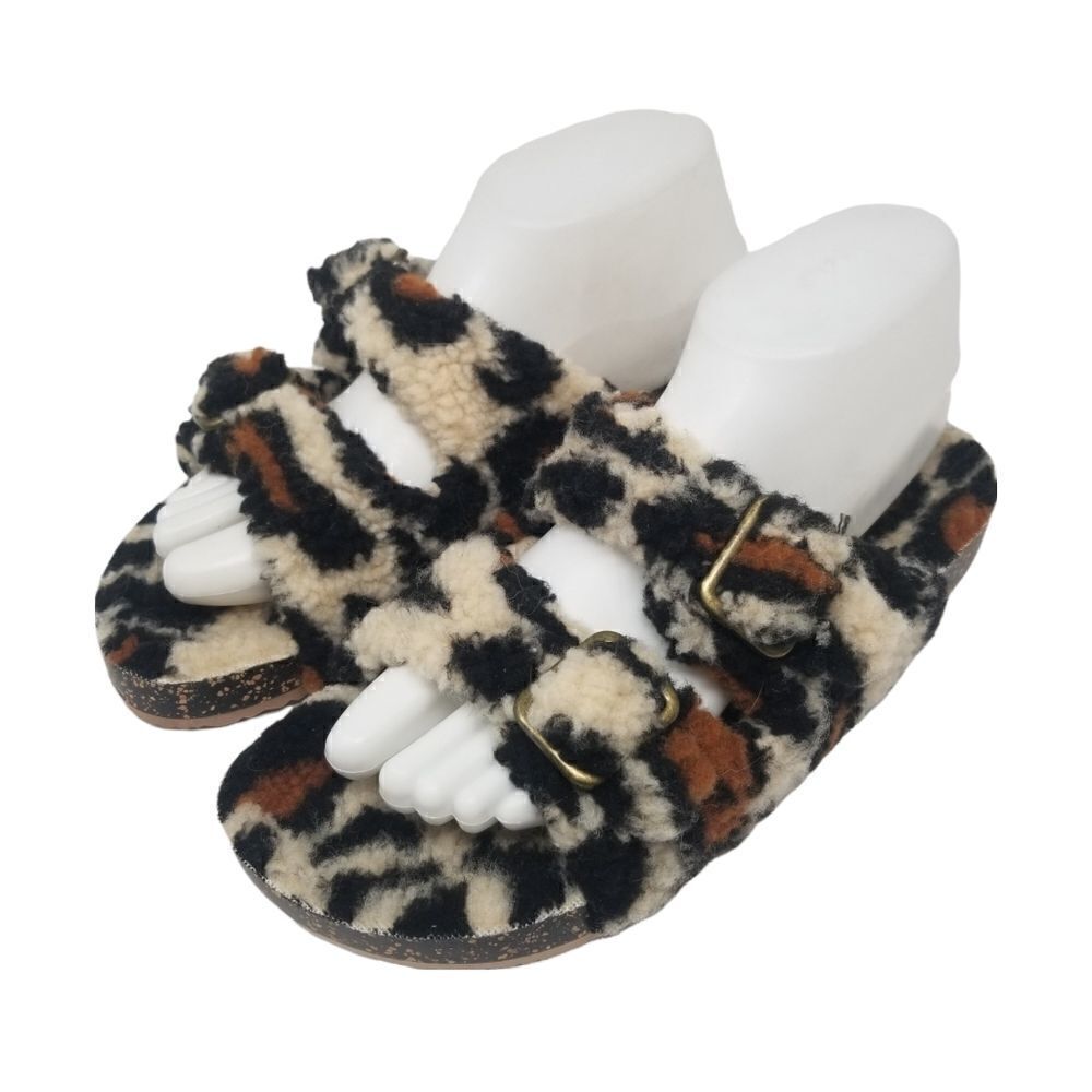 NWOT CUTE FURRY LEOPARD PRINT SANDALS WITH BUCKLES. MULTIPLE SIZES.